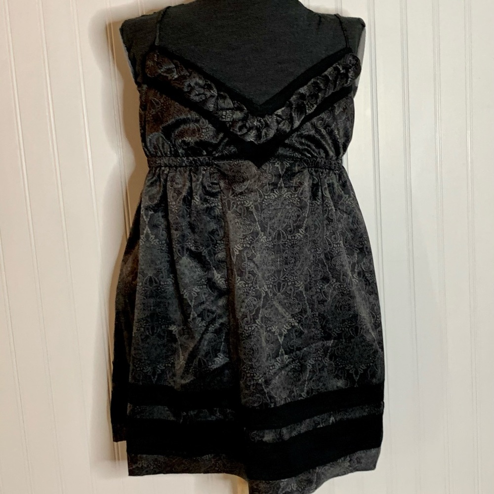 NWT, To The Max sleeveless top, sz S